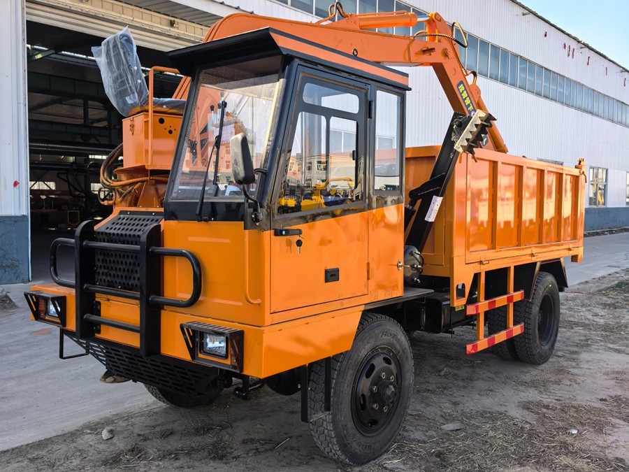 隨車挖運輸車定制